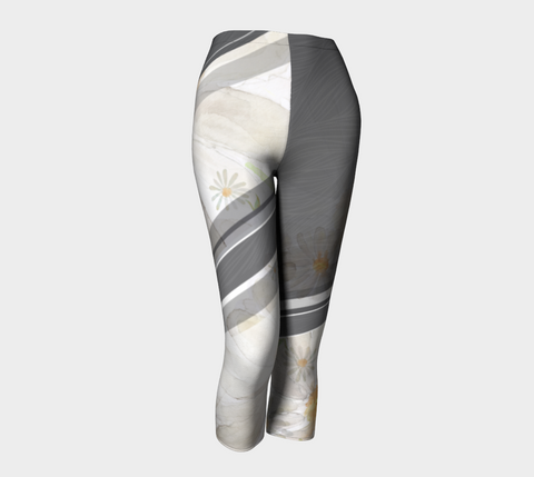 Daisy Painting - Capris