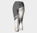 Daisy Painting - Capris